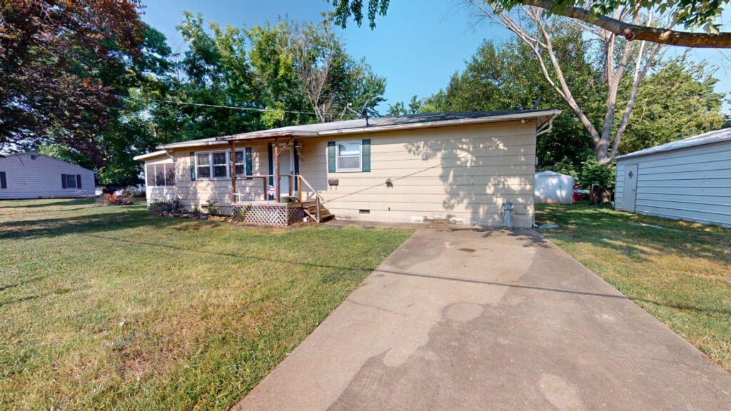 1705 N. Main St., Nevada, MO