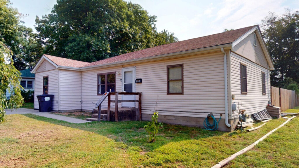 1418 N. Cedar St., Nevada, MO