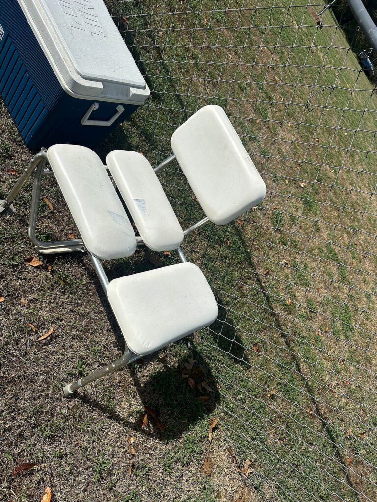 Aluminum-frame folding bench seat with cushions