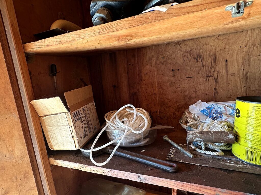 Rope and pipe wrench