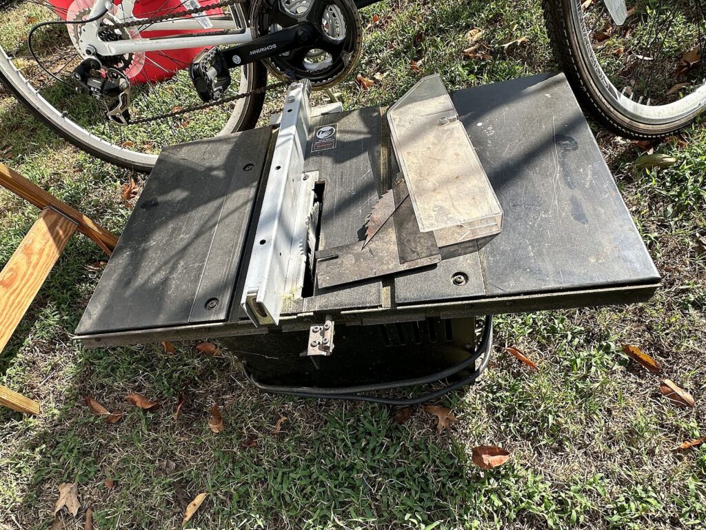Benchtop table saw