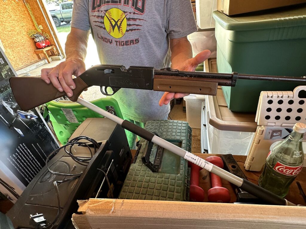 Crosman Pumpmaster air rifle, dumbbells and toolbox