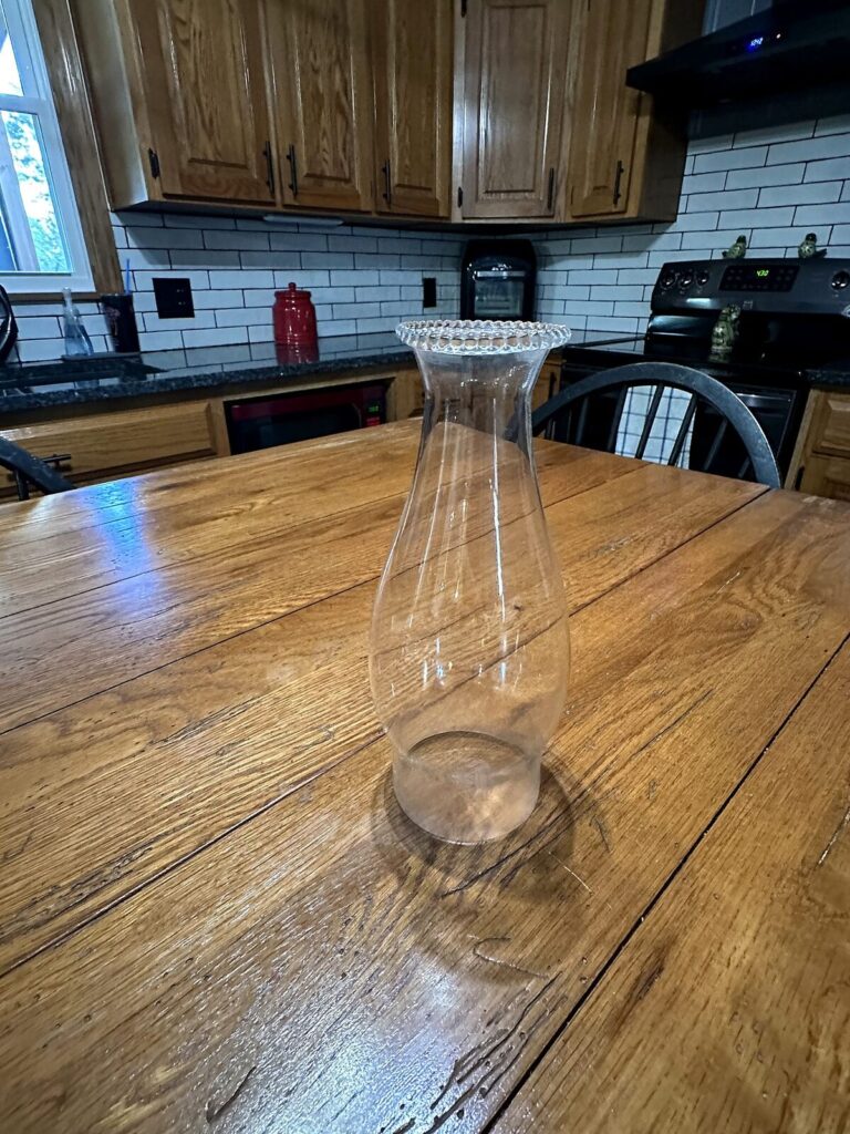 Beaded-rim glass lamp chimney