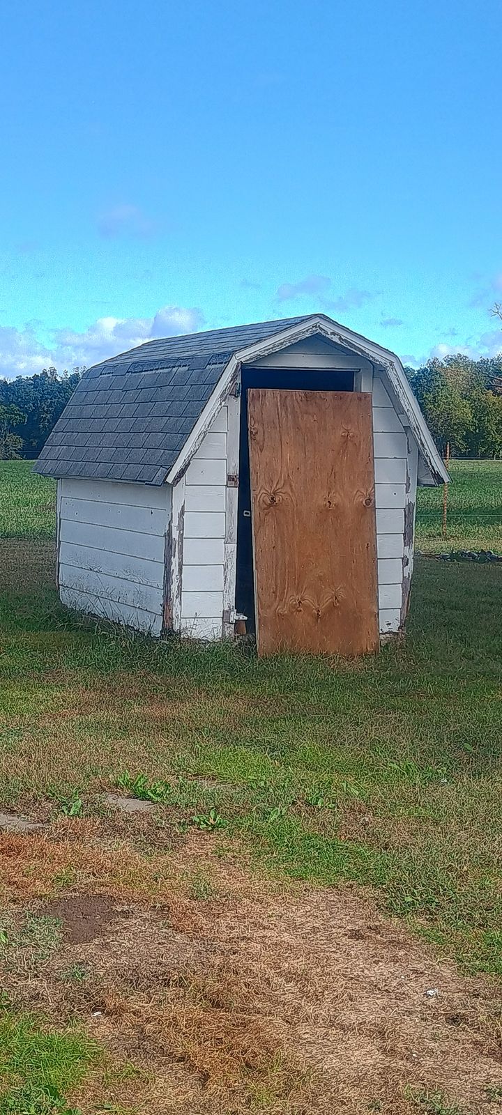 Storage shed — personal property, Estate of Thomas E. Senkevech auction, 17014 E. Long Knife Rd., Nevada, MO