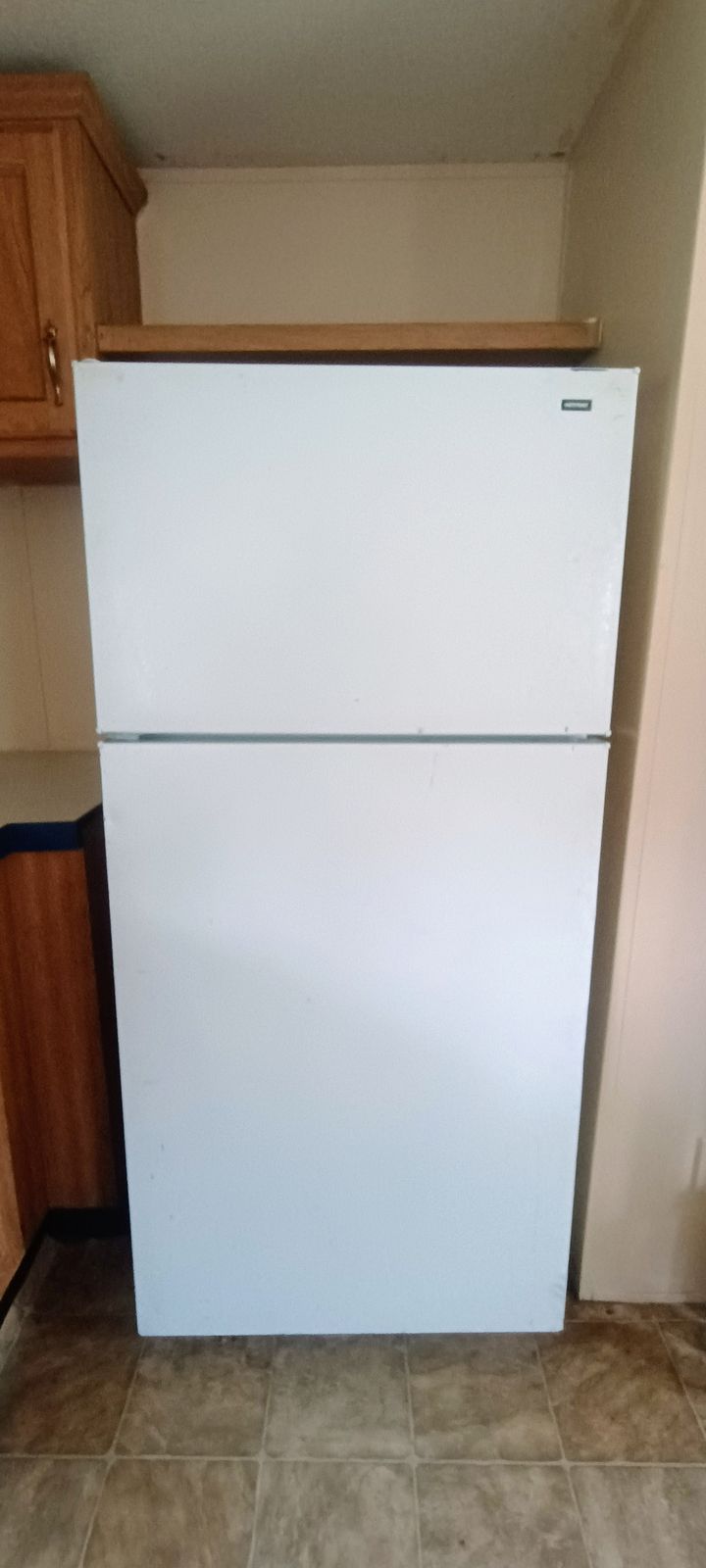 Refrigerator in the Trailer 3 – 1997 manufactured home — personal property, Estate of Thomas E. Senkevech auction, 17014 E. Long Knife Rd., Nevada, MO